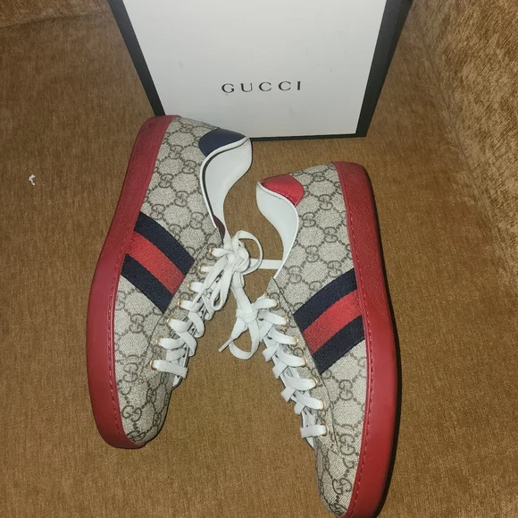 Gucci Men's Red and Blue Sneakers - Picture 6 of 8